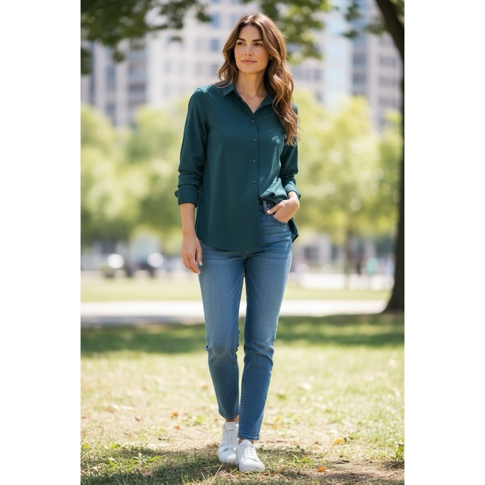 Uniqlo Blue Solid Button-Down Collared Long Sleeve Blouse Shirt Size M
